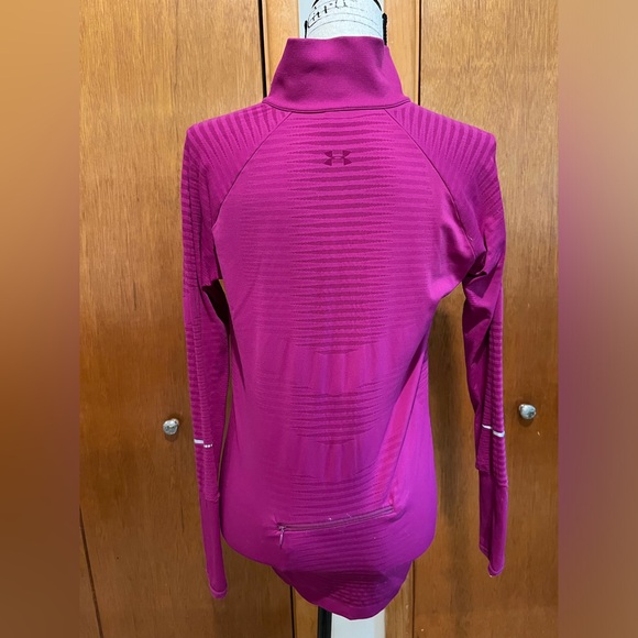 Under Armour Running Top sz Medium - Picture 5 of 8